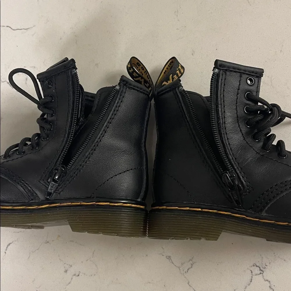DR MARTEN TODDLER 1460 T SOFTY T LEATHER LACE UP BOOTS Size 7